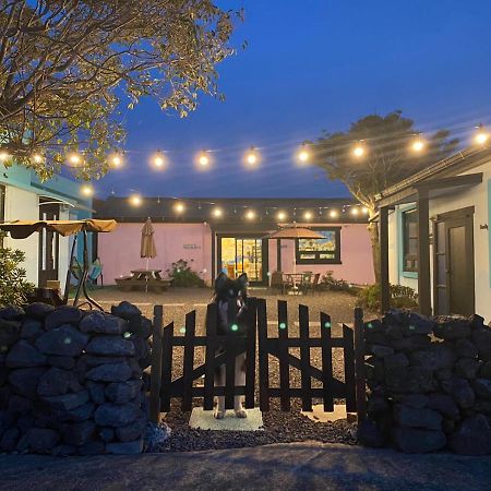 Lefthander Guesthouse Jeju Buitenkant foto