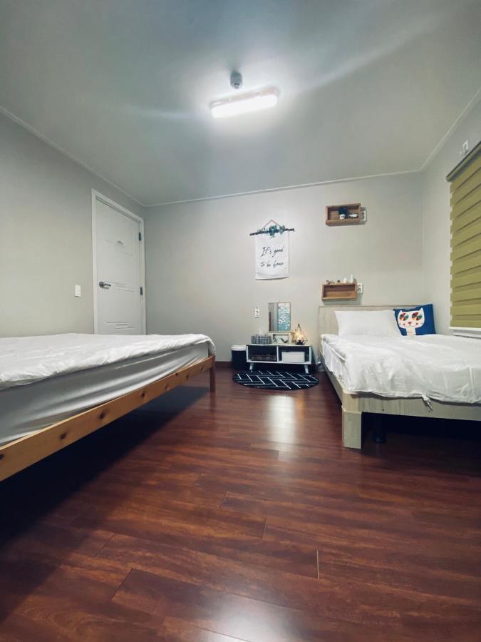 Lefthander Guesthouse Jeju Buitenkant foto