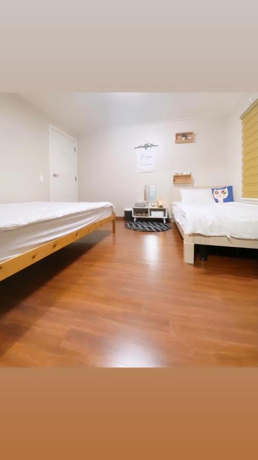 Lefthander Guesthouse Jeju Buitenkant foto